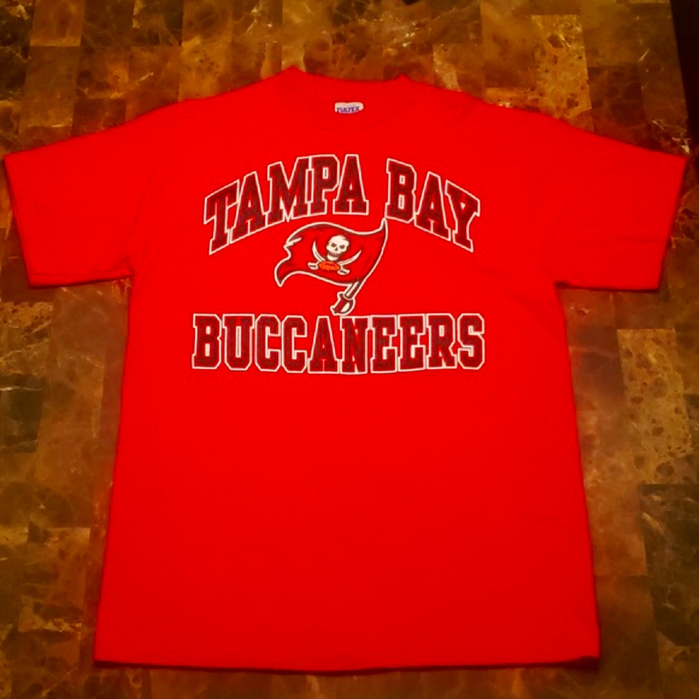 NWOT Tampa Bay Bucs tee